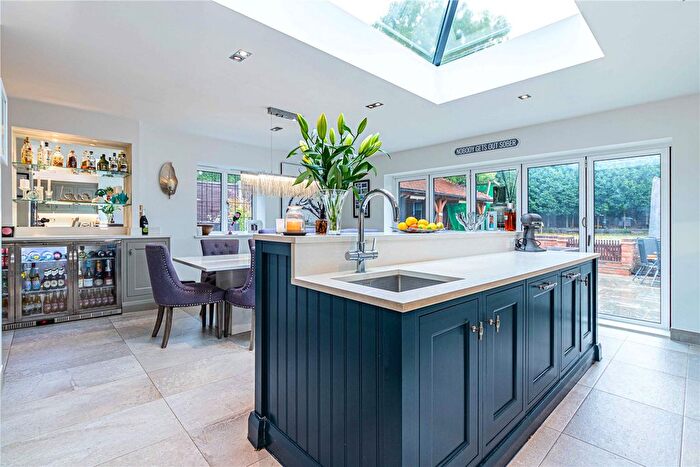 4 Bedroom Bungalow For Sale In Toms Lane, Kings Langley, Hertfordshire, WD4