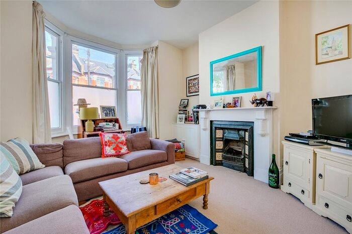 1 Bedroom Flat To Rent In Kyrle Road, London, SW11