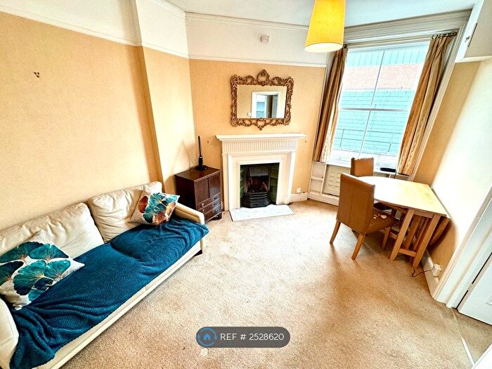 1 Bedroom Flat To Rent In Westminster Mansions, London, SW1P