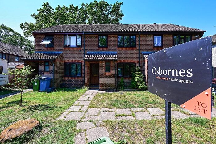3 Bedroom Terraced House To Rent In Farnborough Road, Farnborough, GU14