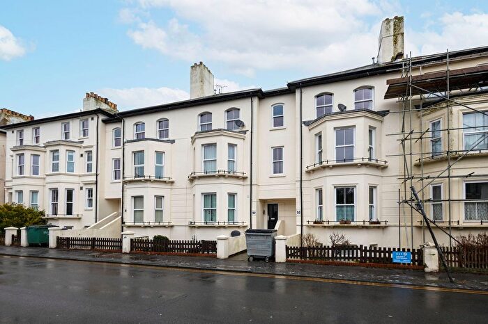 1 Bedroom Flat For Sale In Cheriton Road, Folkestone, CT20