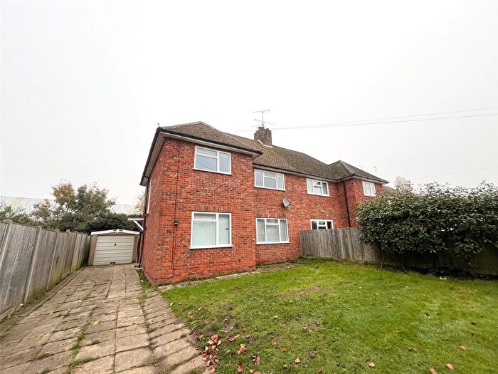 3 Bedroom Semi-Detached House To Rent In Weydon Lane, Farnham, Surrey, GU9