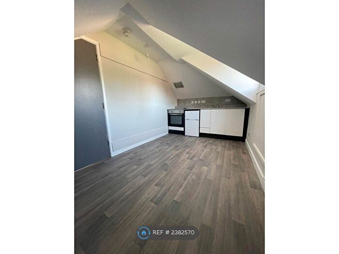 1 Bedroom Flat To Rent In Charminster Road, Bournemouth, BH8