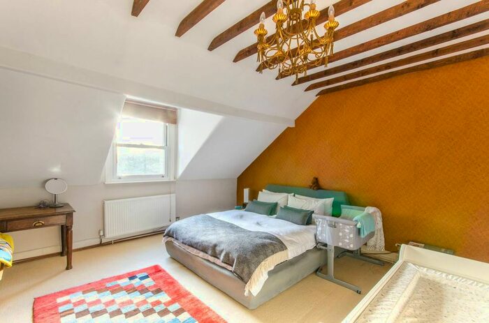 2 Bedroom Flat To Rent In Oakleigh Park South, Whetstone, London, N20