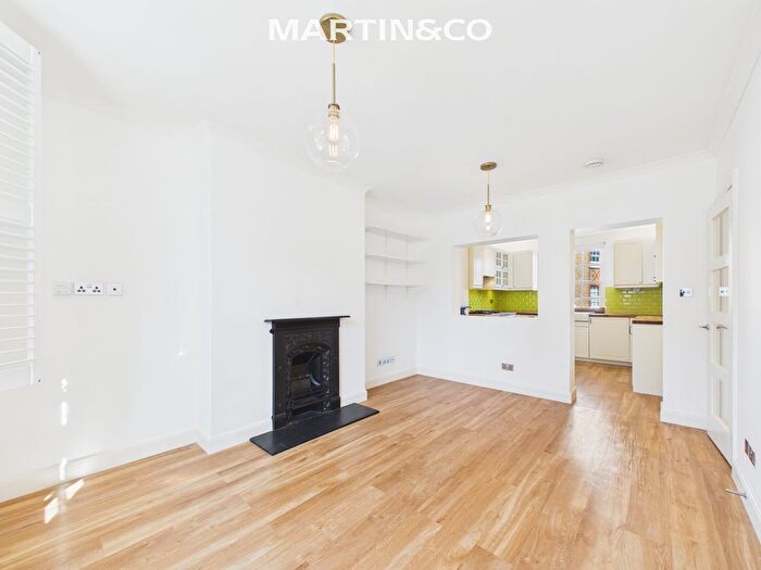 2 Bedroom Flat For Sale In Wellington Buildings, Bow, E3