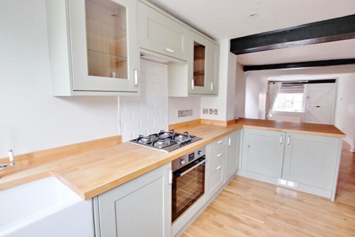 2 Bedroom Cottage To Rent In Havant South Street Unfurnished, PO9