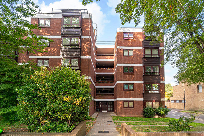 1 Bedroom Apartment For Sale In Highbury New Park, Highbury, London, N5