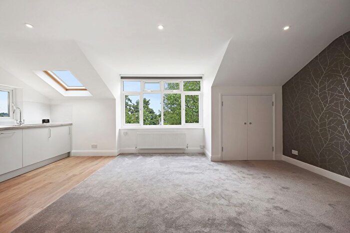 1 Bedroom Flat To Rent In Pleshey Road (), Holloway, N7