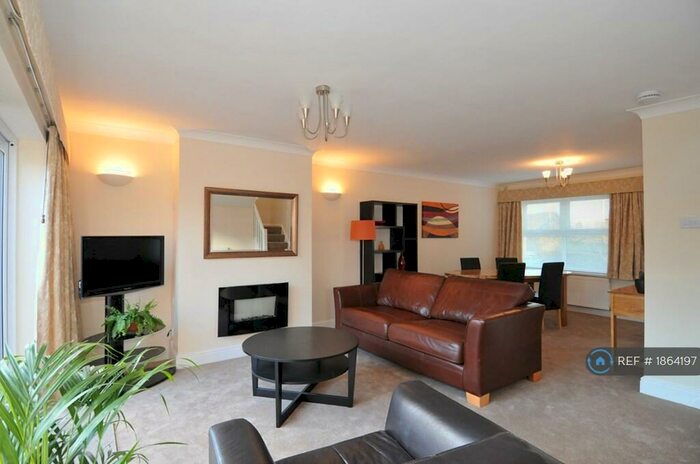 3 Bedroom Semi-Detached House To Rent In Paris Avenue, Newcastle-Under-Lyme, ST5