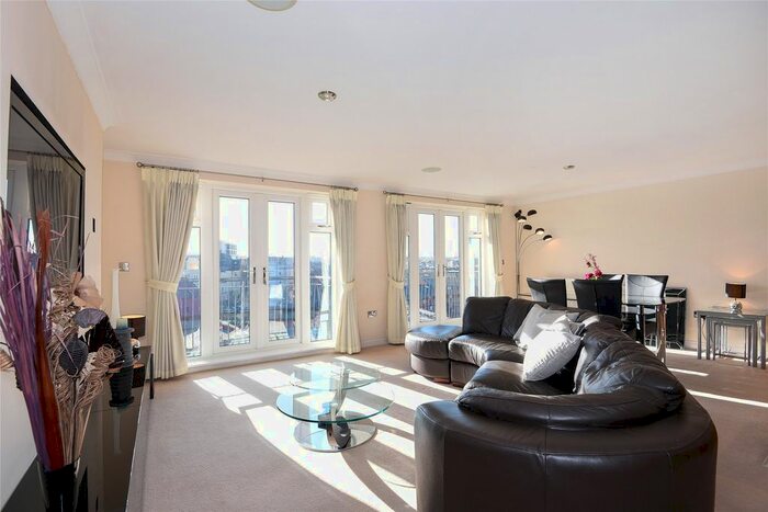 3 Bedroom Flat To Rent In Blakes Quay, Gas Works Road, Reading, Berkshire, RG1