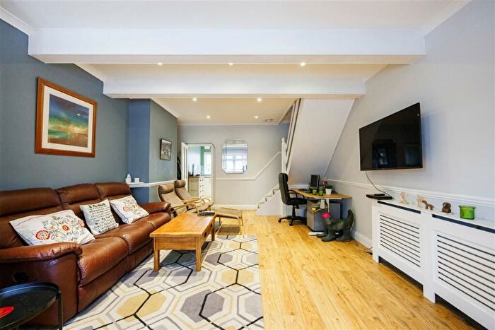 3 Bedroom End Of Terrace House To Rent In King George Avenue, London, E16