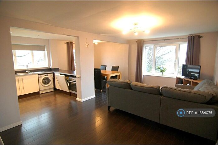 2 Bedroom Flat To Rent In Brinkburn Vale Road, Sheffield, S17