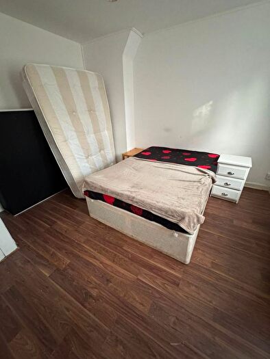 2 Bedroom Flat To Rent In Addison Way, London, NW11