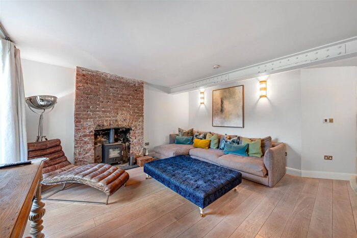 2 Bedroom Flat To Rent In Princess Road, London, NW1