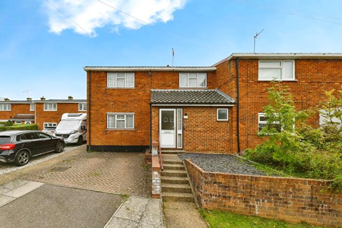 3 Bedroom End Of Terrace House For Sale In Newgate, Stevenage, Hertfordshire, SG2