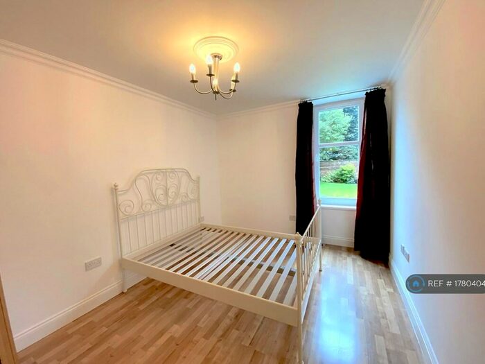1 Bedroom Flat To Rent In Rae Street, Dumfries, DG1