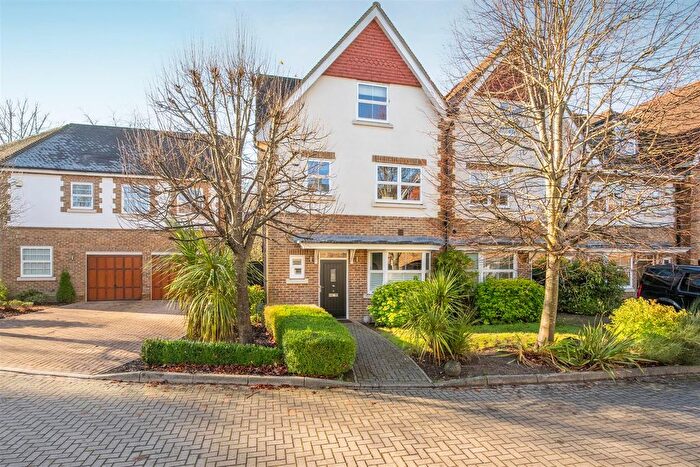 4 Bedroom End Of Terrace House To Rent In Gatcombe Crescent, Ascot, SL5