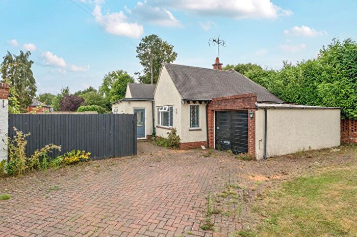 3 Bedroom Detached House For Sale In Westhall Park, Warlingham, CR6