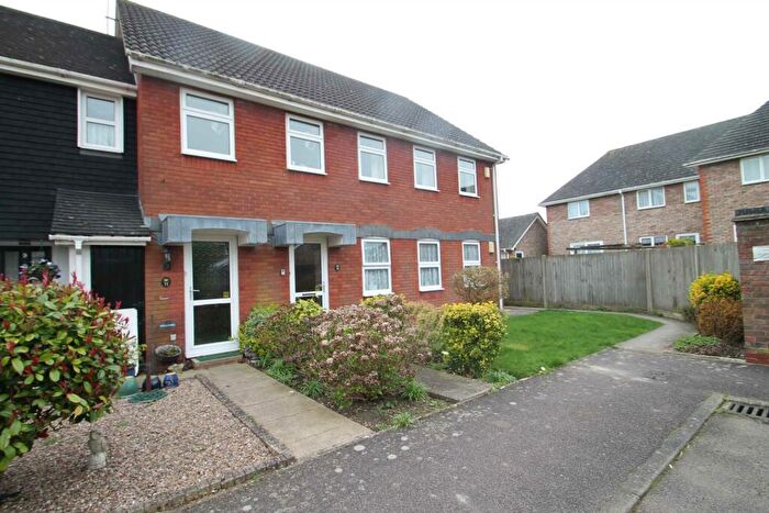 2 Bedroom Apartment To Rent In Wallace Mews, LU6