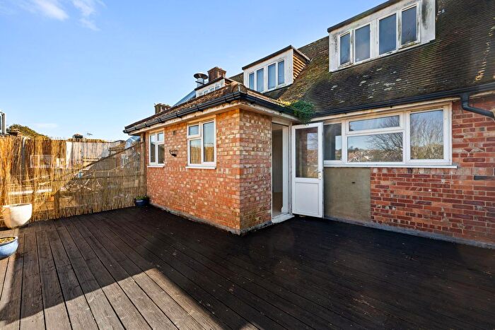 3 Bedroom Flat For Sale In West Way, Hove, BN3