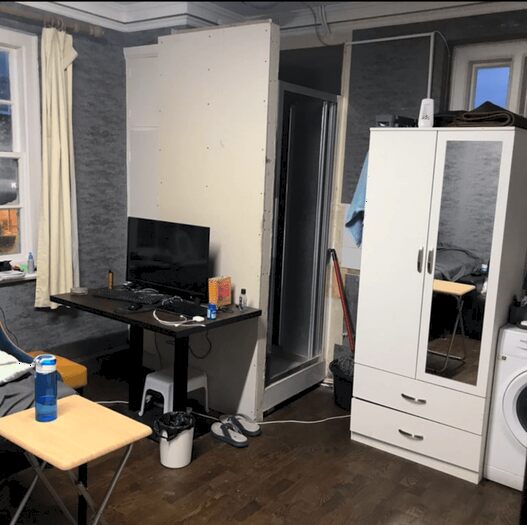 1 Bedroom Studio To Rent In Uxbridge Road, Hatch End, Pinner, HA5