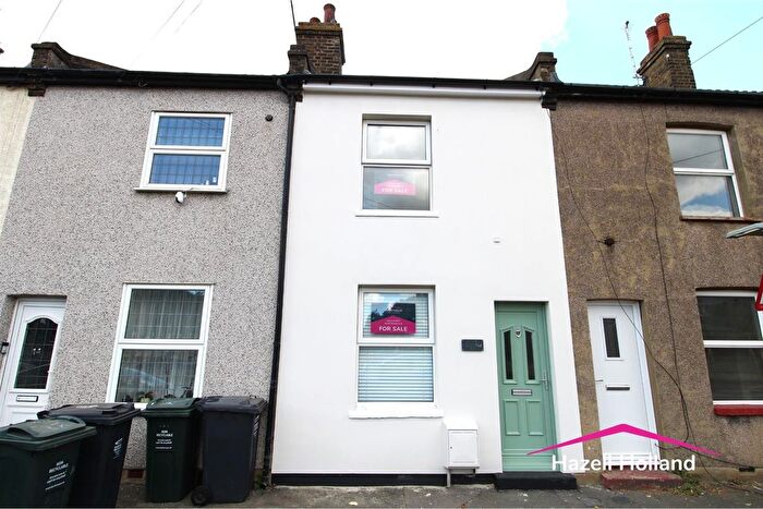 2 Bedroom Terraced House For Sale In High Street, Bean, DA2