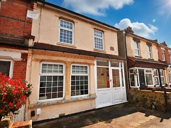 2 Bedroom Semi Detached House For Sale In Richmond Avenue, Shoeburyness, Southend-On-Sea, SS3