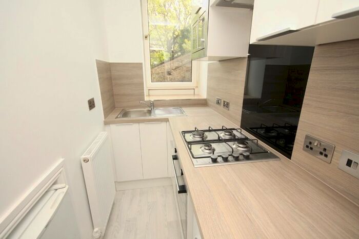 1 Bedroom Flat To Rent In Balmoral Place, Holburn, Aberdeen, AB10