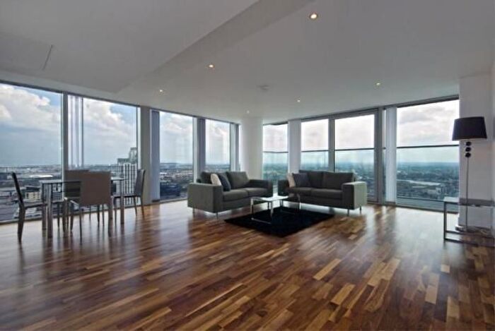 3 Bedroom Flat To Rent In Marsh Wall, London, E14