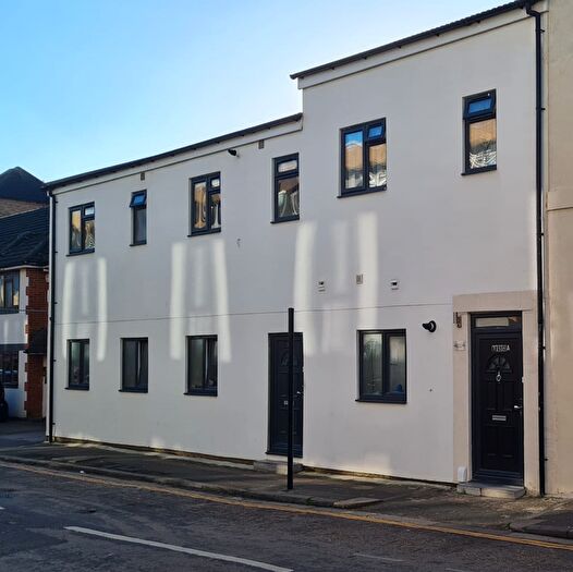 1 Bedroom Flat To Rent In Uxbridge Road, London, W7