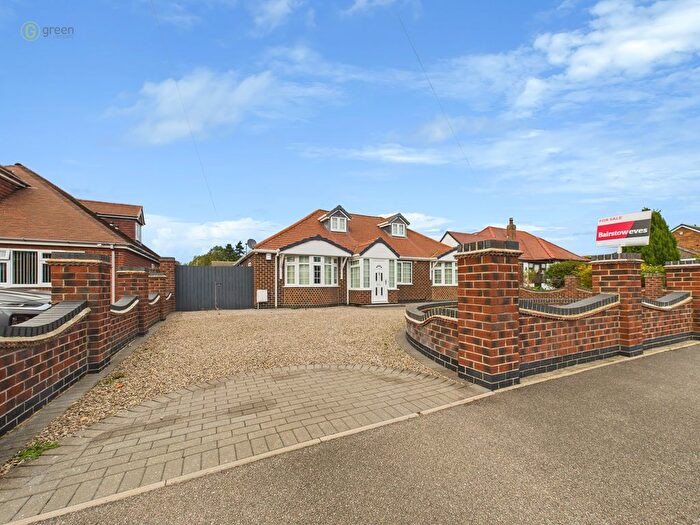 4 Bedroom Detached Bungalow For Sale In Claremont Road, Coton Green, Tamworth, B79