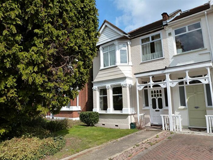 3 Bedroom Semi-Detached House To Rent In Alexandra Road, Hounslow Central, TW3