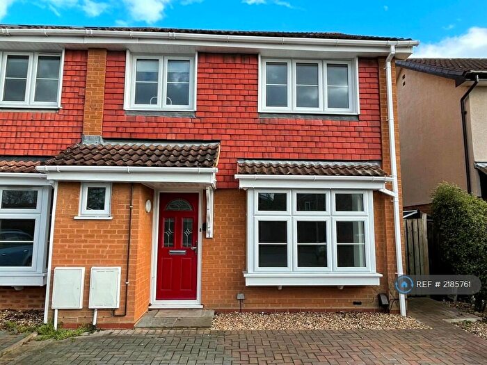 4 Bedroom Semi-Detached House To Rent In Chatteris Way, Lower Earley, Reading, RG6