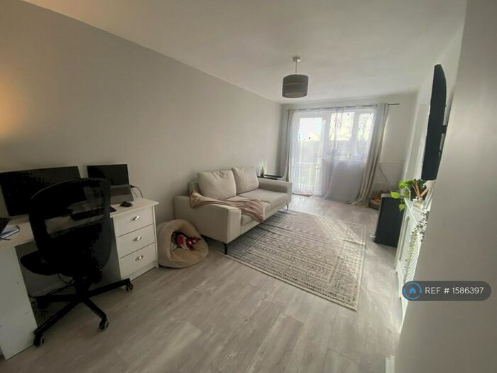 1 Bedroom Flat To Rent In Granary Court, Dunmow, CM6