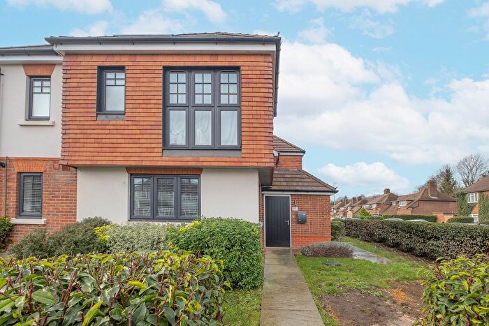 1 Bedroom Maisonette To Rent In Potters Grove, New Malden, KT3