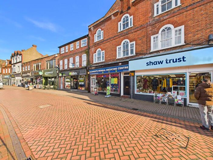 2 Bedroom Apartment To Rent In High Street, Chesham, Buckinghamshire, HP5
