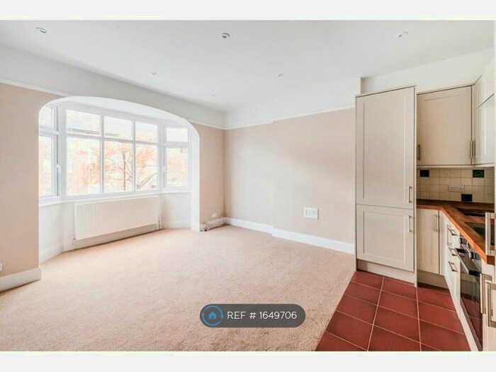 2 Bedroom Flat To Rent In Streatham, London, SW16