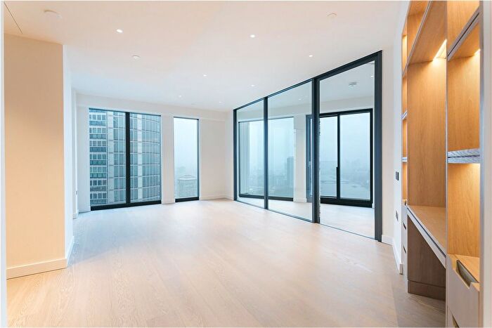 3 Bedroom Flat To Rent In River Park Tower, Nine Elms Lane, Nine Elms, SW8