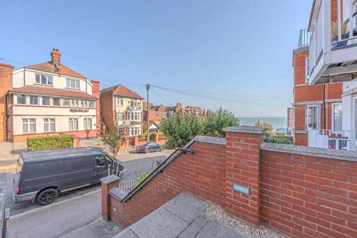 2 Bedroom Flat For Sale In Pembury Road, Westcliff-On-Sea, SS0