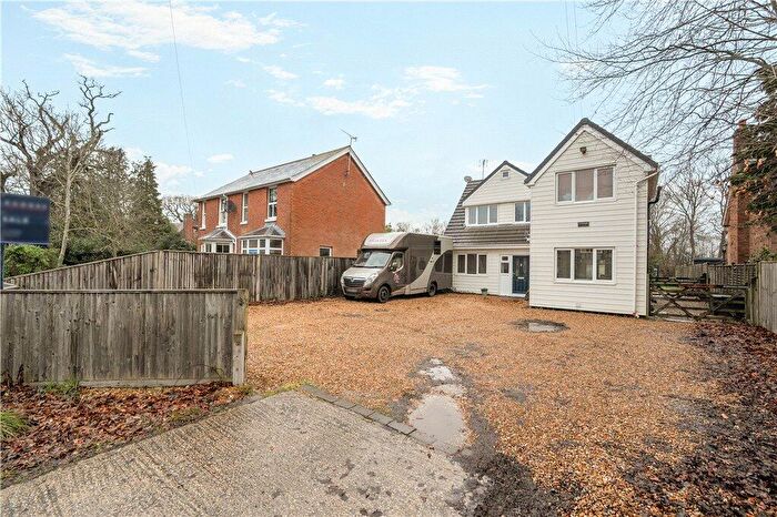 4 Bedroom Detached House For Sale In Botley Road, Romsey, Hampshire, SO51