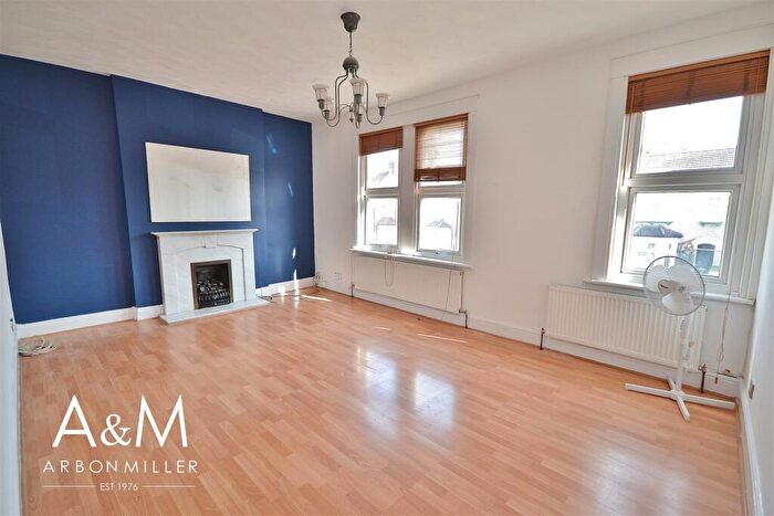 2 Bedroom Maisonette To Rent In Thorold Road, Ilford, IG1