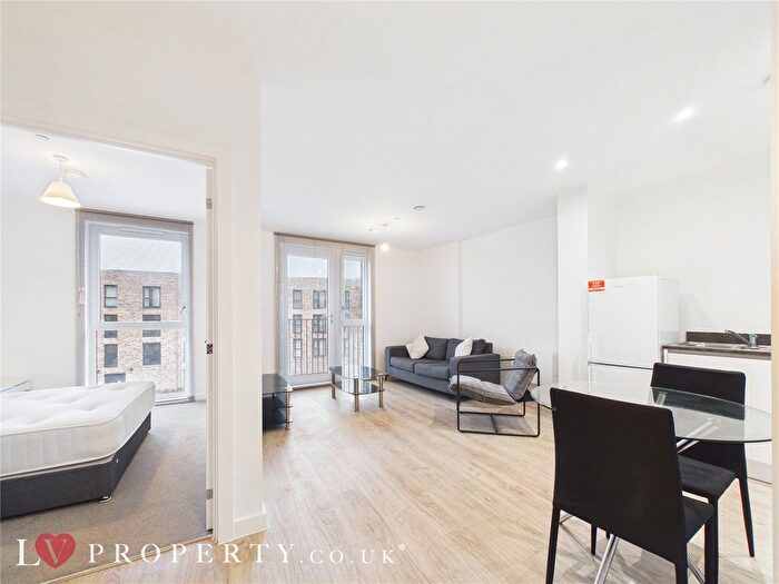 1 Bedroom Flat To Rent In Griffiths Close, Balsall Heath, Birmingham, West Midlands, B12