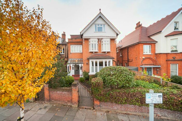 2 Bedroom Flat To Rent In Lytton Grove, London, SW15