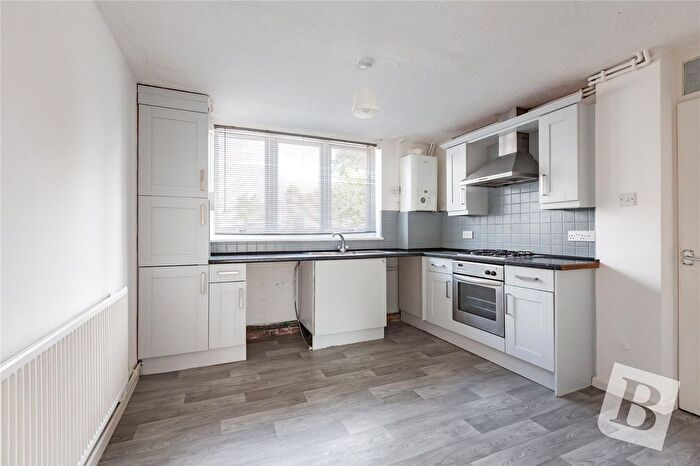 3 Bedroom Terraced House For Sale In Saddleworth Square, Romford, RM3