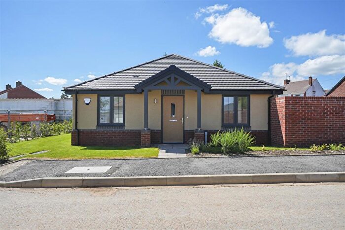 2 Bedroom Property For Sale In Forest Road, Coalville, LE67