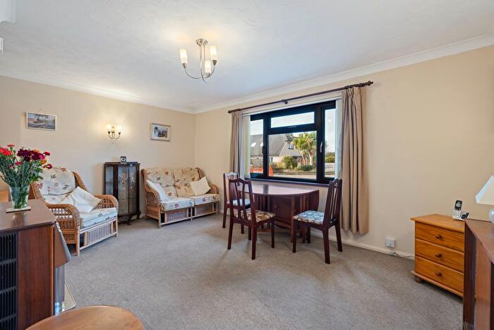 2 Bedroom Detached Bungalow For Sale In Ashburnham Close, Chichester, PO19