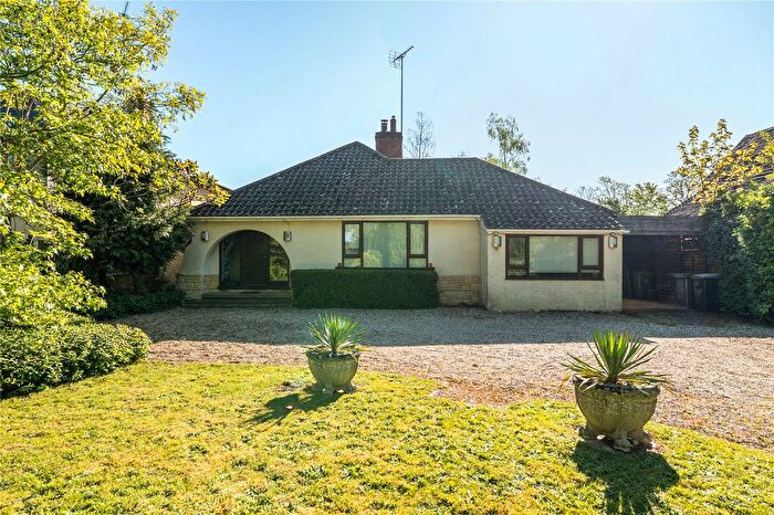 4 Bedroom Bungalow For Sale In Rectory Road, Padworth Common, Reading, RG7
