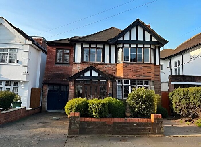 6 Bedroom Detached House For Sale In Pebworth Road, Harrow, HA1