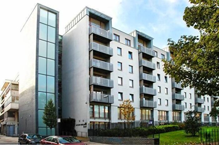 2 Bedroom Flat To Rent In Naylor Buildings, Aldgate Triangle, Aldgate, Liverpool St, London, E1