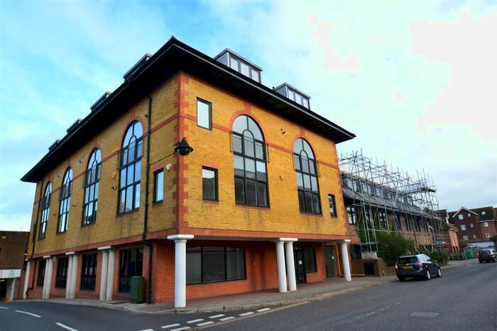1 Bedroom Flat To Rent In Consort Way, Horley, RH6